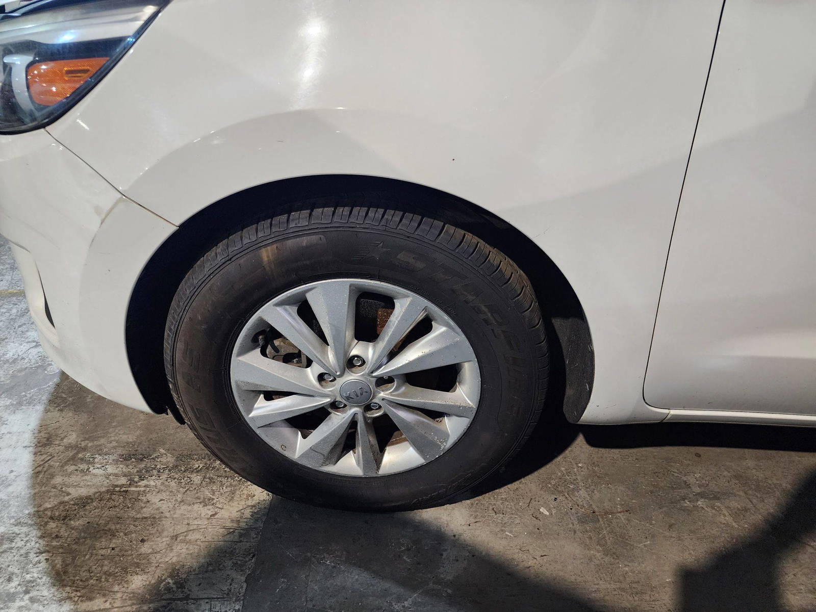 2017 KIA SEDONA — 174840 Miles — Lot 42137096 — Al Quoz - Marhaba Auctions Used Cars - Image 11
