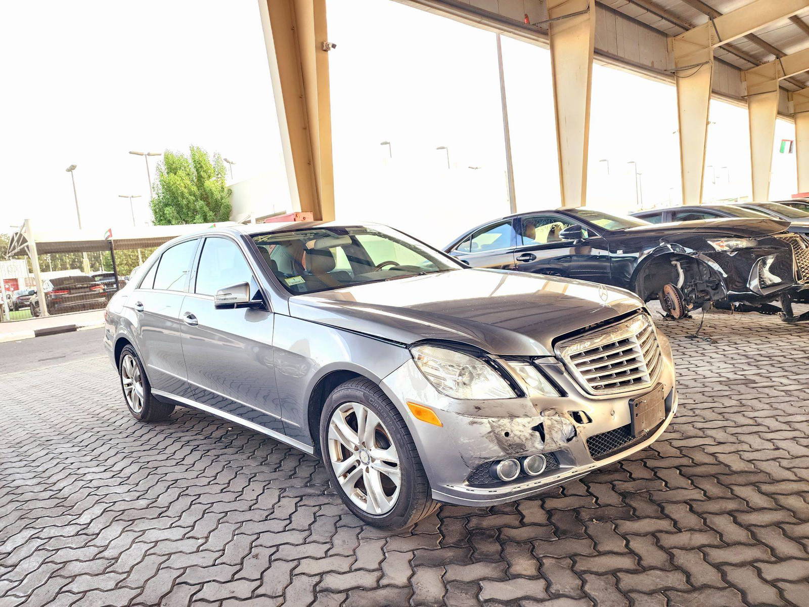 2011 MERCEDES BENZ E 350 — 176305 Miles — Lot 73381604 — Souq - Marhaba Auctions Used Cars - Image 5
