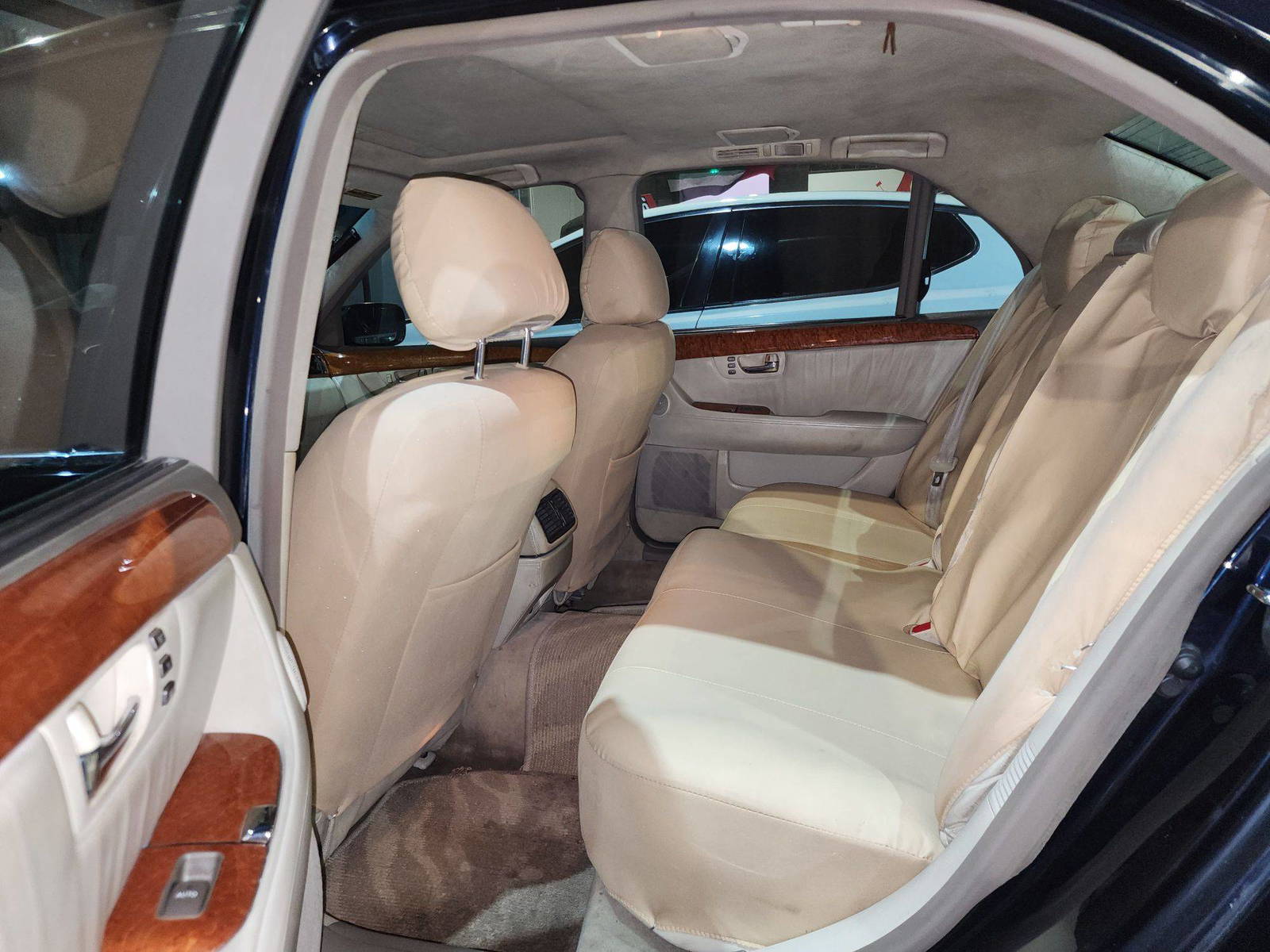 2004 LEXUS LS 430 — 306005 Miles — Lot 26079 — Al Quoz - Marhaba Auctions Used Cars - Image 8