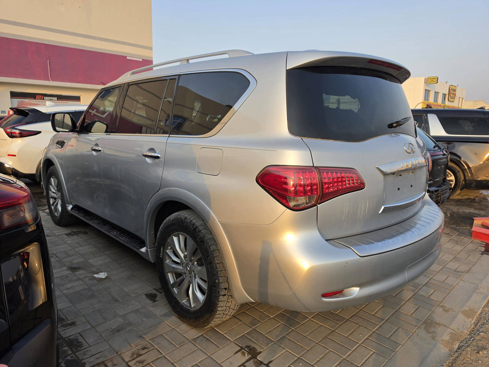 2017 INFINITI QX80 — 117957 Miles — Lot 73003605 - Marhaba Auctions Used Cars - Image 5