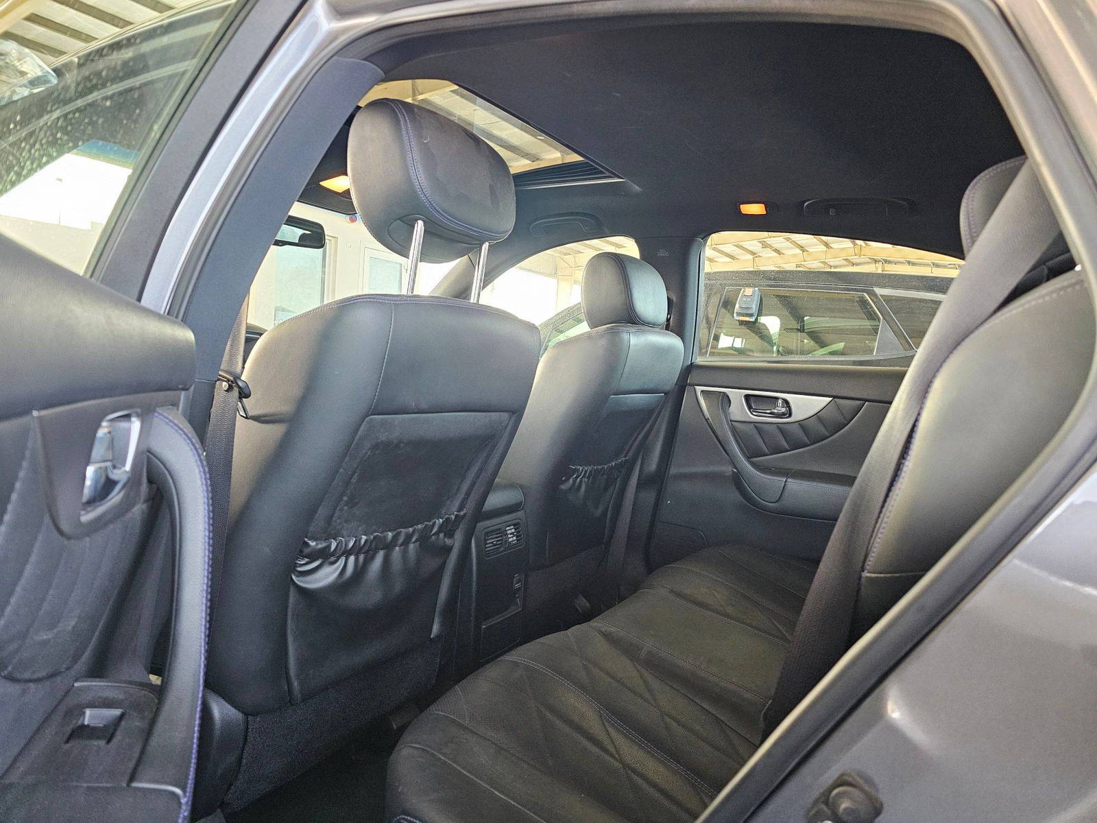 2016 INFINITI QX70 — 190387 KM — Lot 2GM660183 — Souq - Marhaba Auctions Used Cars - Image 6