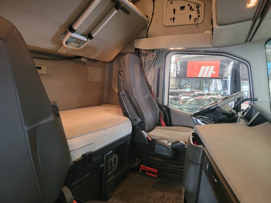 2015 VOLVO FH-Series — 857447 KM — Lot B734042 — Main - Marhaba Auctions Used Cars - Image 15