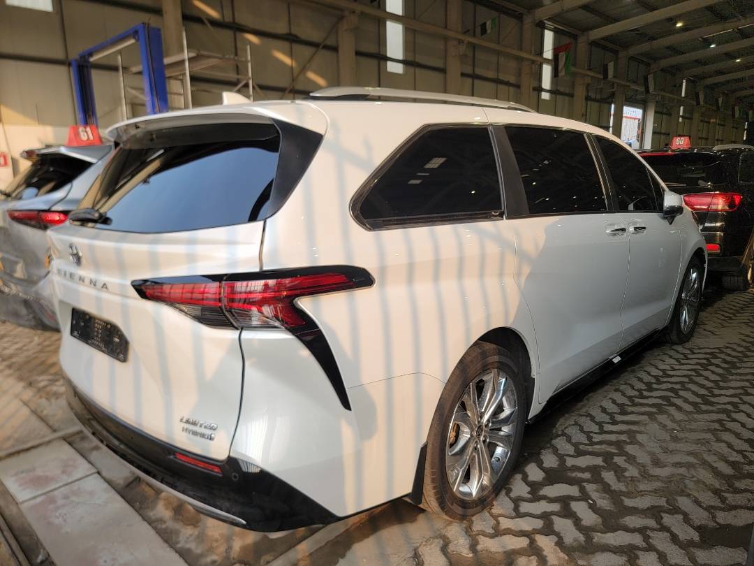 2022 TOYOTA SIENNA — 28608 KM — Lot KEC9NS122718 — Main - Marhaba Auctions Used Cars - Image 3