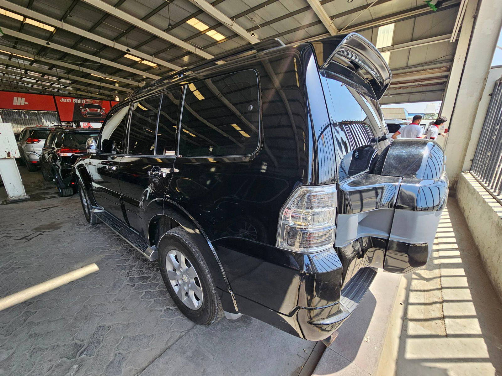 2015 MITSUBISHI PAJERO — 167573 KM — Lot FJ706648 — Main - Marhaba Auctions Used Cars - Image 6