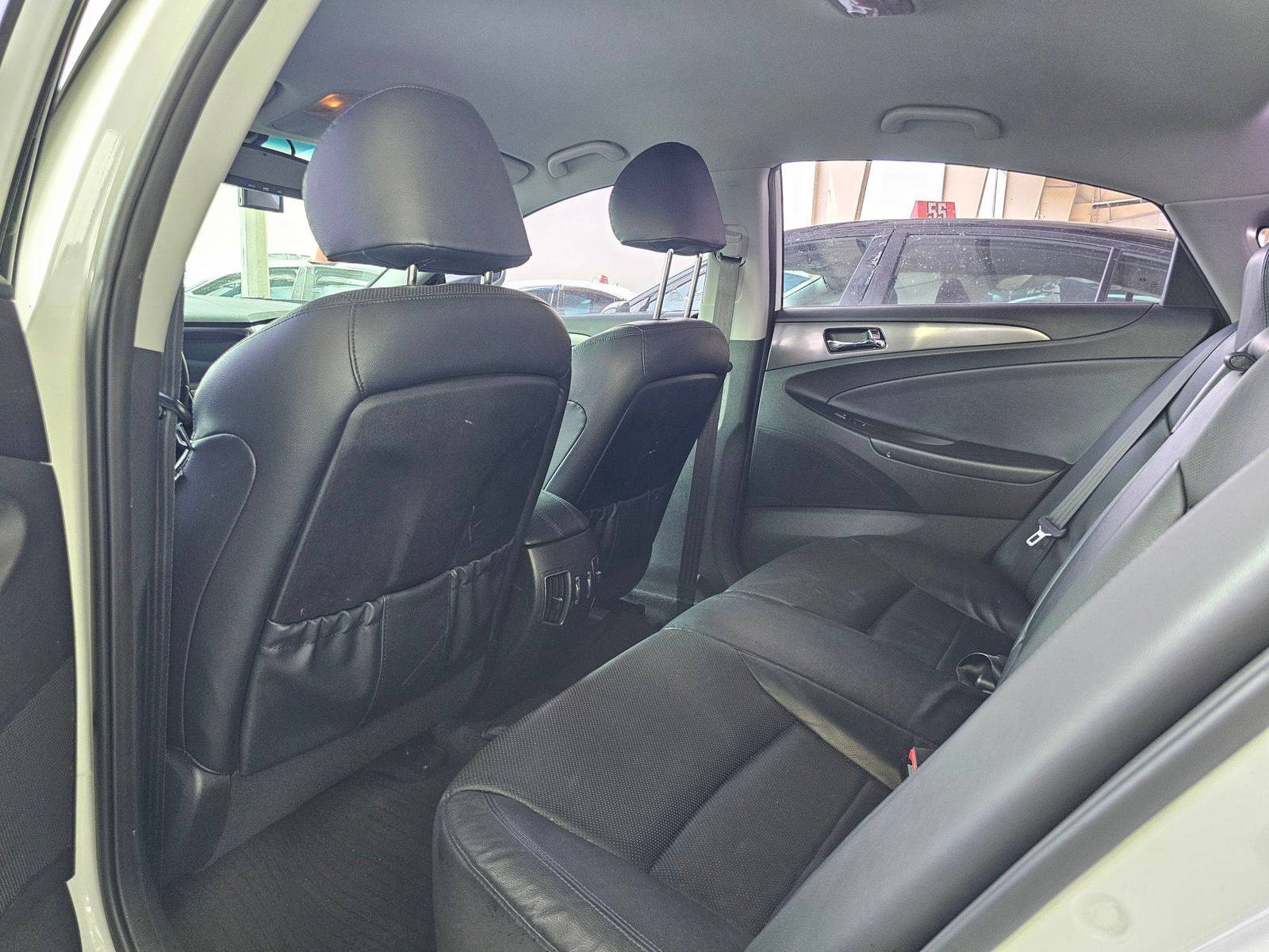 2012 HYUNDAI SONATA — 243989 KM — Lot 029166 — Souq - Marhaba Auctions Used Cars - Image 6
