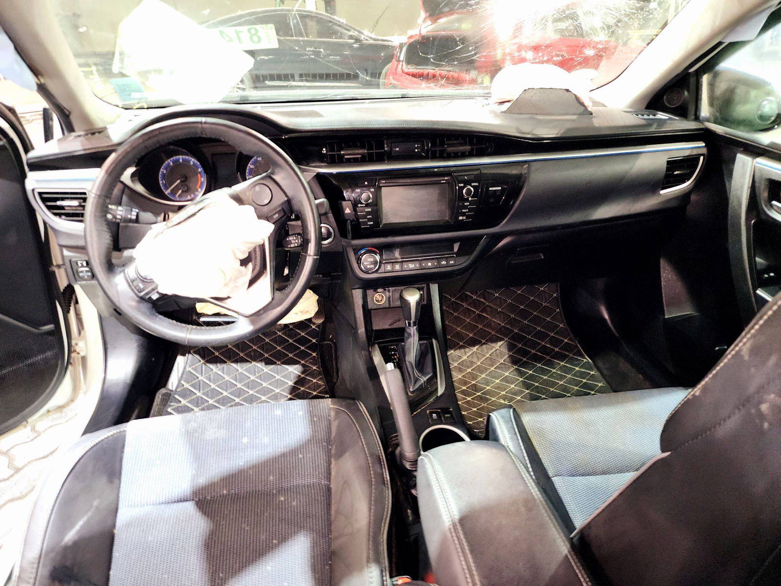 2015 TOYOTA COROLLA — 104267 Miles — Lot 81420384 — Ind. 12 - Marhaba Auctions Used Cars - Image 7