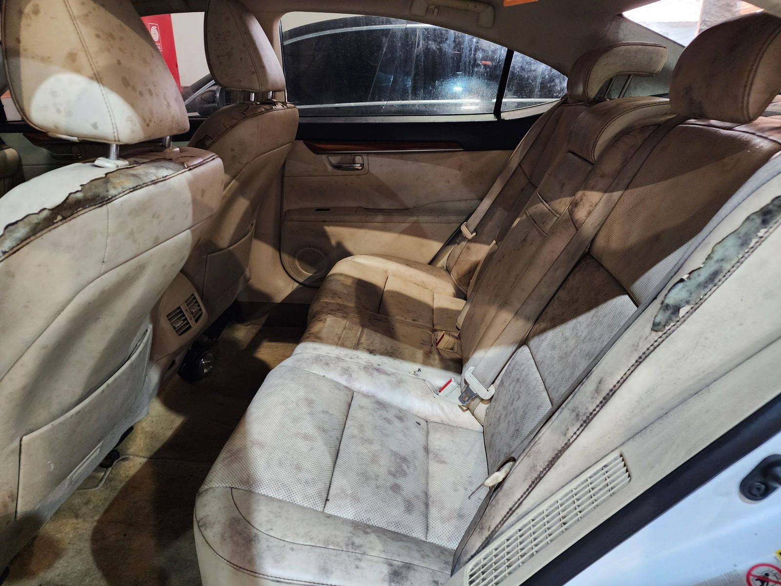 2014 LEXUS ES 300H — 114758 Miles — Lot E2045405 — Al Quoz - Marhaba Auctions Used Cars - Image 6