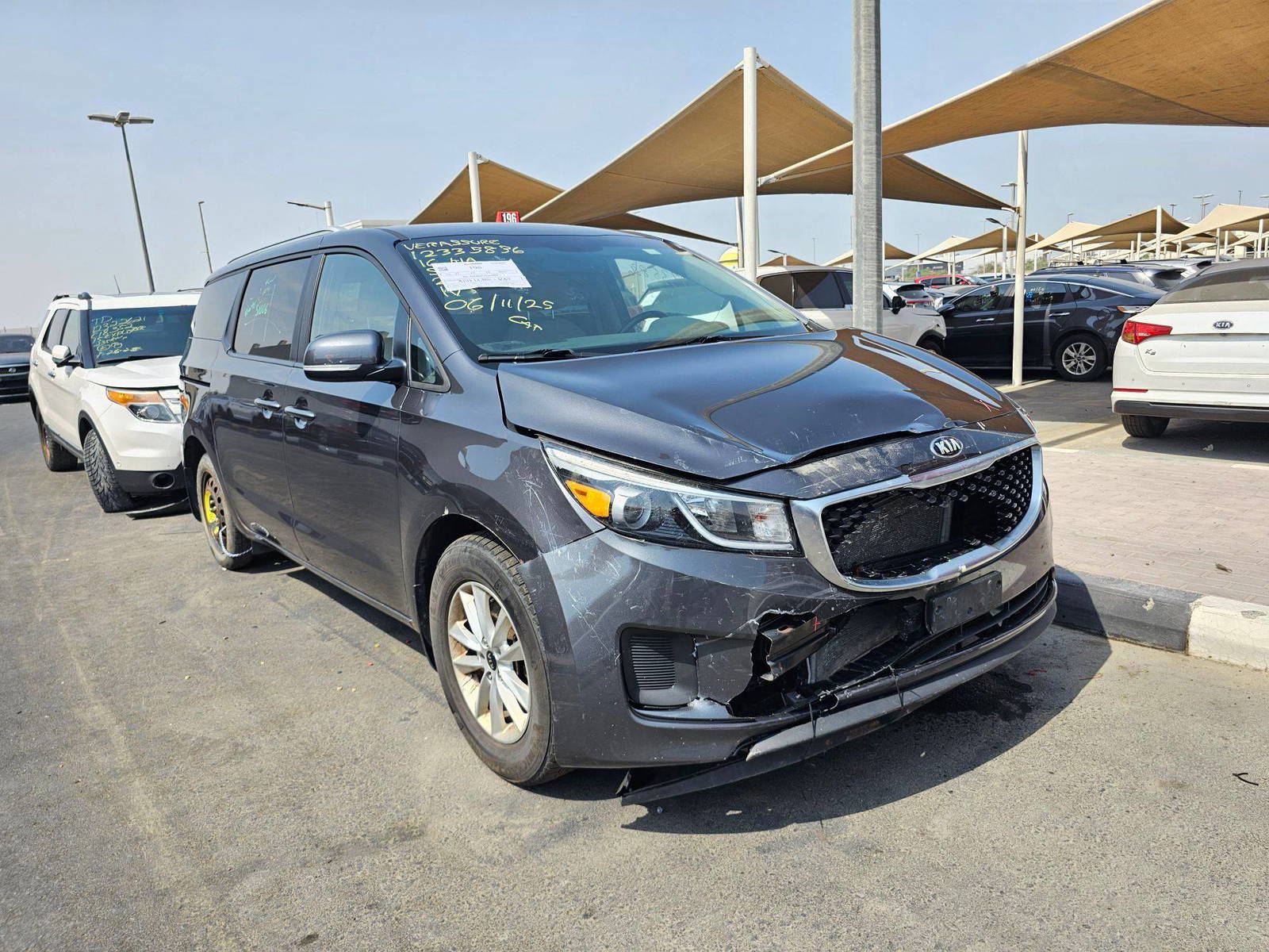 2016 KIA SEDONA — 191431 KM — Lot 12335836 — Souq - Marhaba Auctions Used Cars - Image 5