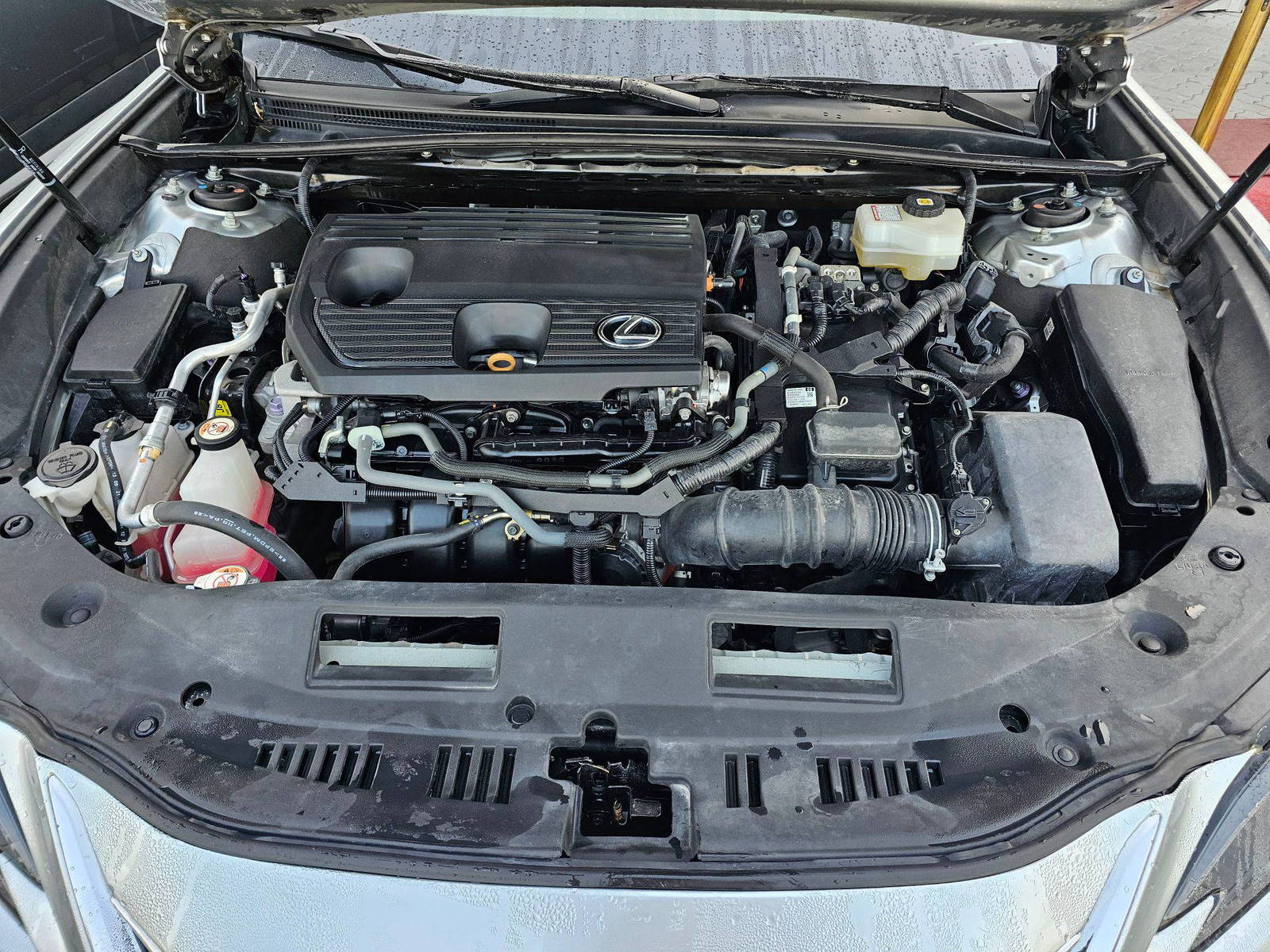 LEXUS ES 300H 2022 - Marhaba Auction Used Cars - Image 12