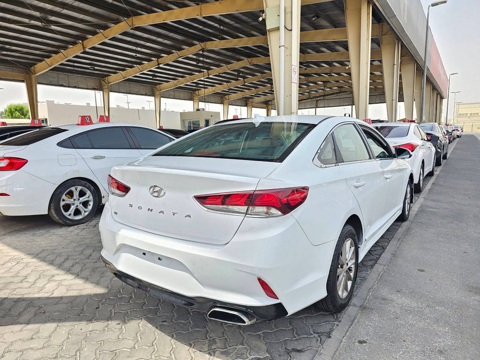 2018 HYUNDAI SONATA — 186092 Miles — Lot 4AF1JH724889 — Souq - Marhaba Auctions Used Cars - Image 4