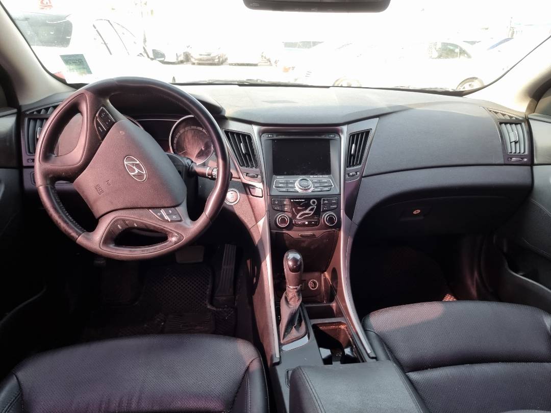 2012 HYUNDAI SONATA — 250764 KM — Lot 395206 — Souq - Marhaba Auctions Used Cars - Image 8