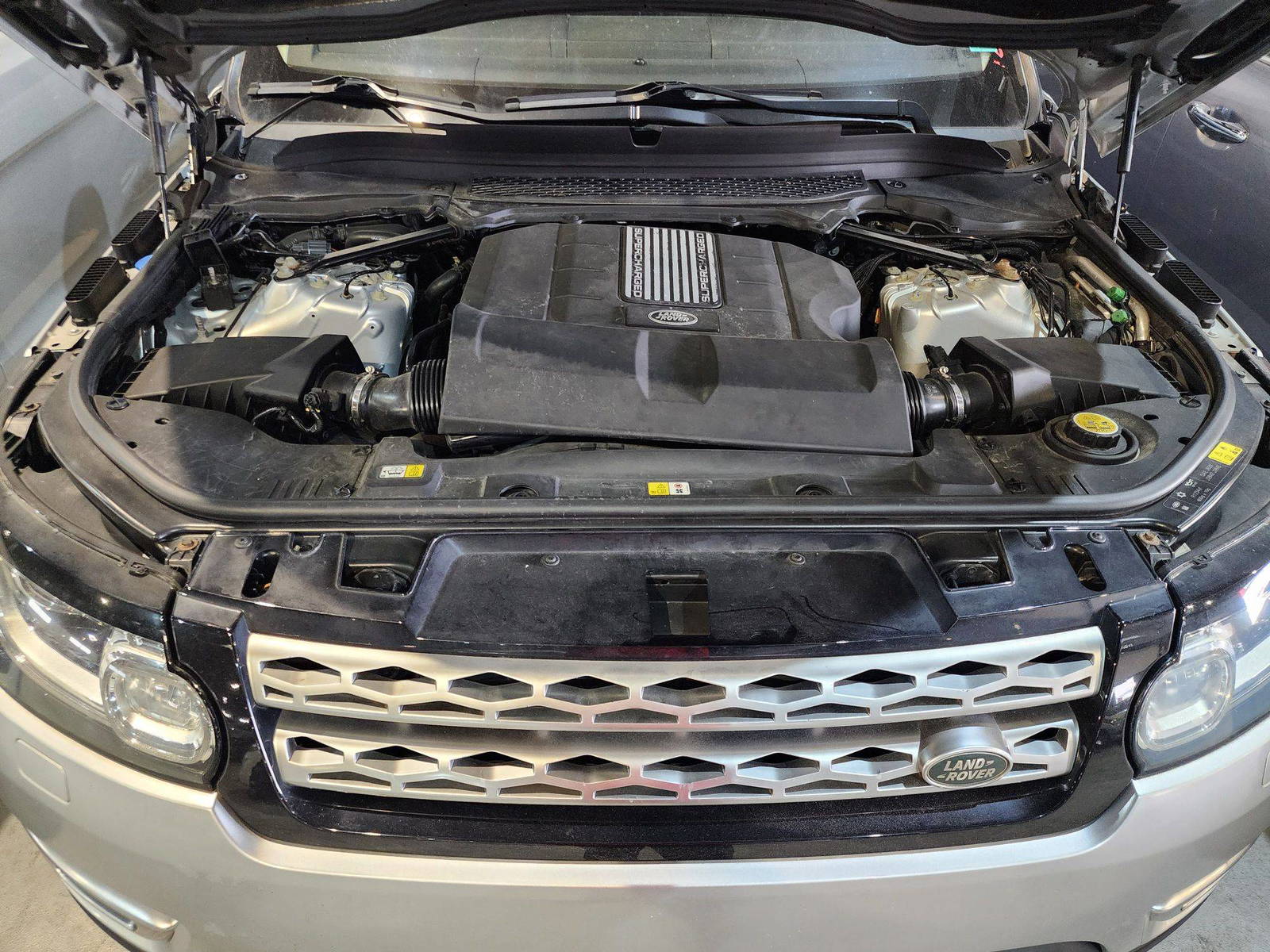 2016 LAND ROVER RANGE ROVER SPORT — 86093 Miles — Lot 7675206 — Main - Marhaba Auctions Used Cars - Image 10