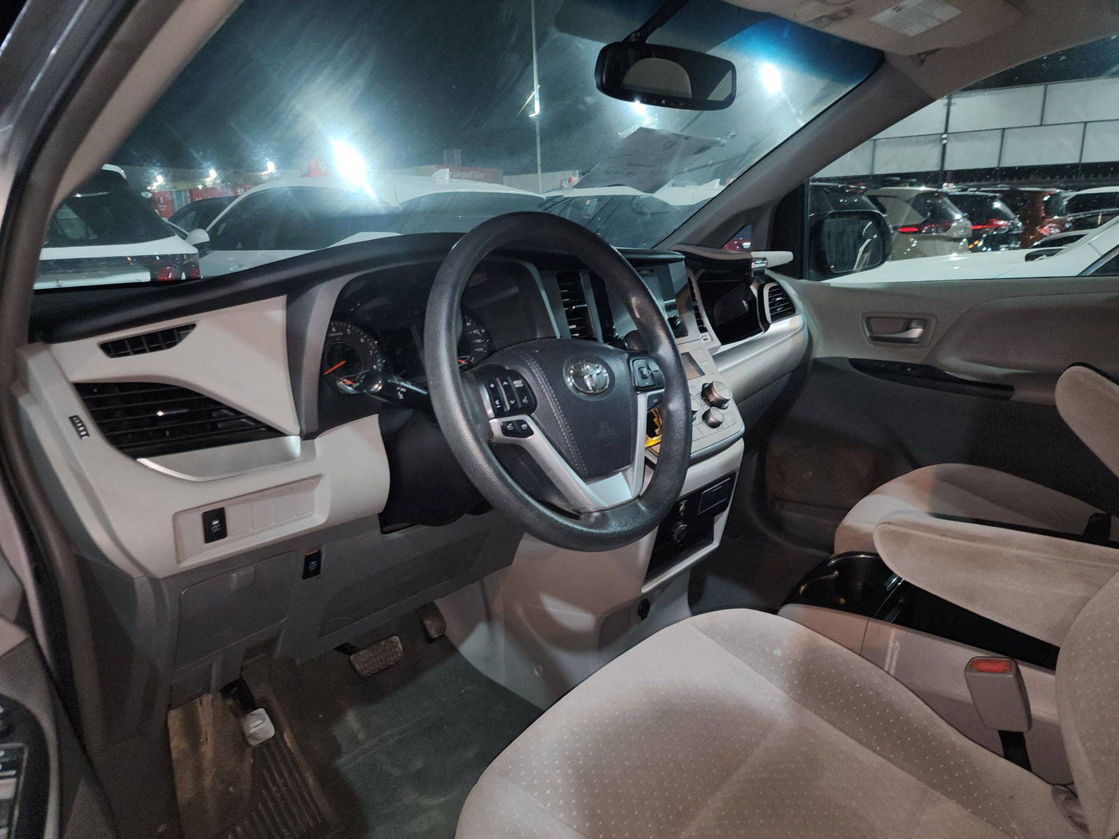 TOYOTA SIENNA 2017 - Marhaba Auction Used Cars - Image 8