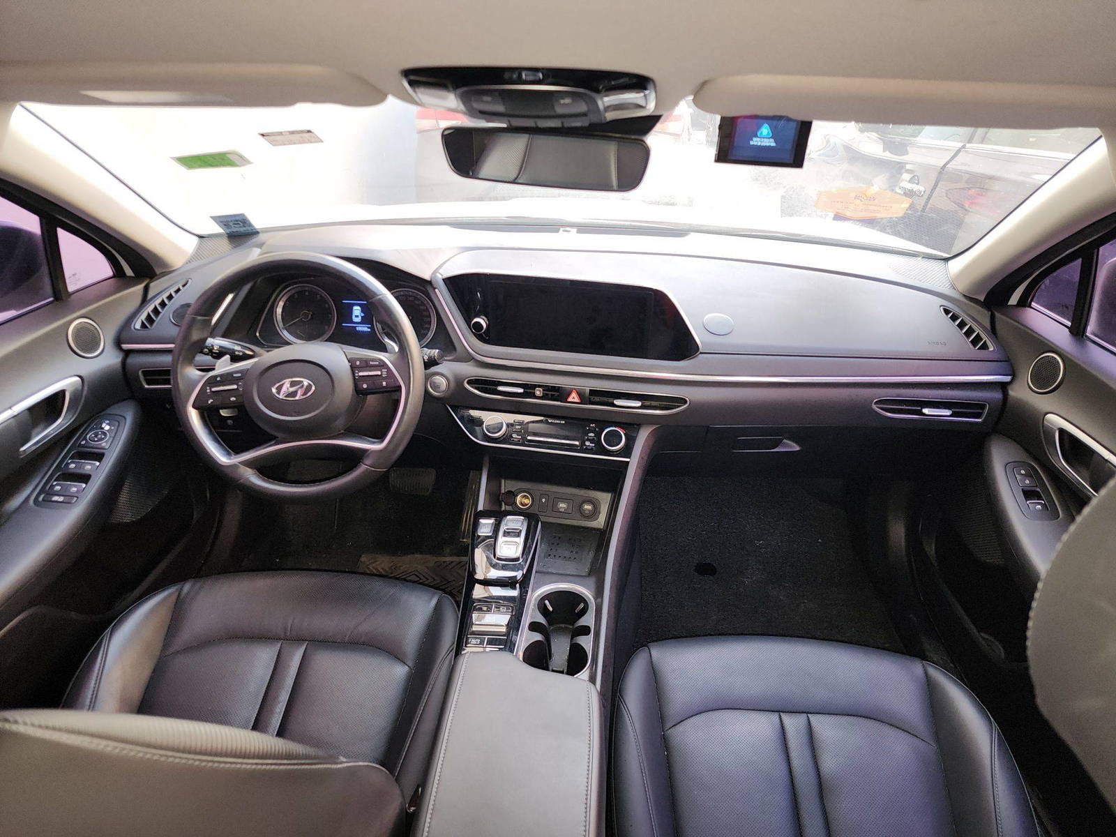 2020 HYUNDAI SONATA — 175705 KM — Lot 013199 — UMM RAMOOL - Marhaba Auctions Used Cars - Image 8