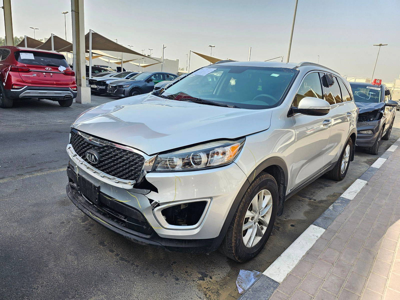 2016 KIA SORENTO — 140615 Miles — Lot 7GG022317 — Souq - Marhaba Auctions Used Cars - Image 4