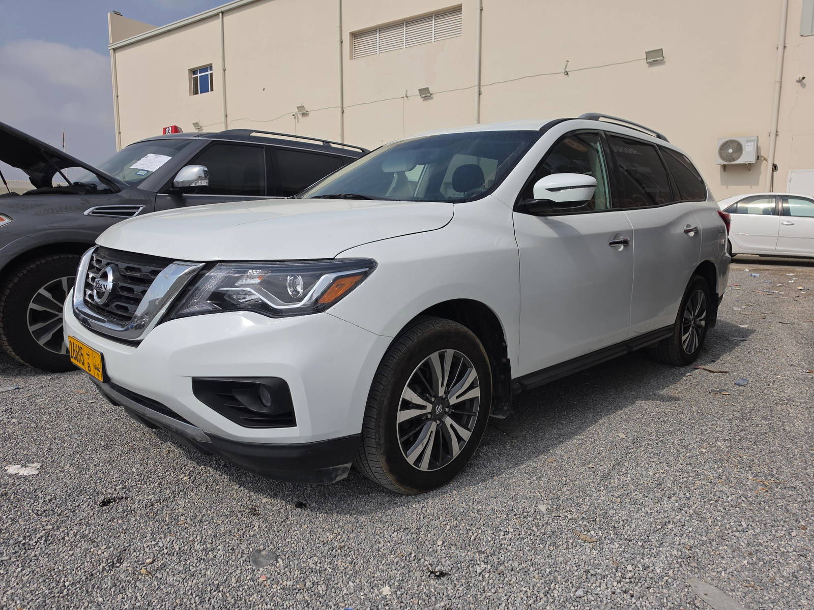 2017 NISSAN PATHFINDER — 276094 KM — Lot XHC613886 - Marhaba Auctions Used Cars - Image 3