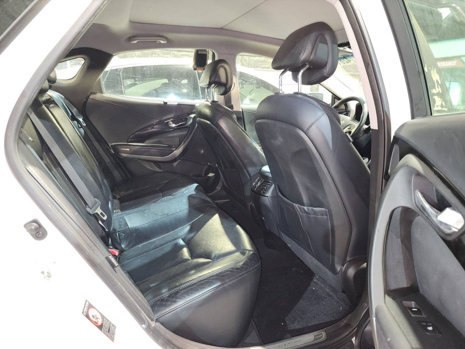 2014 HYUNDAI AZERA — 151305 Miles — Lot 125487 — Al Quoz - Marhaba Auctions Used Cars - Image 7