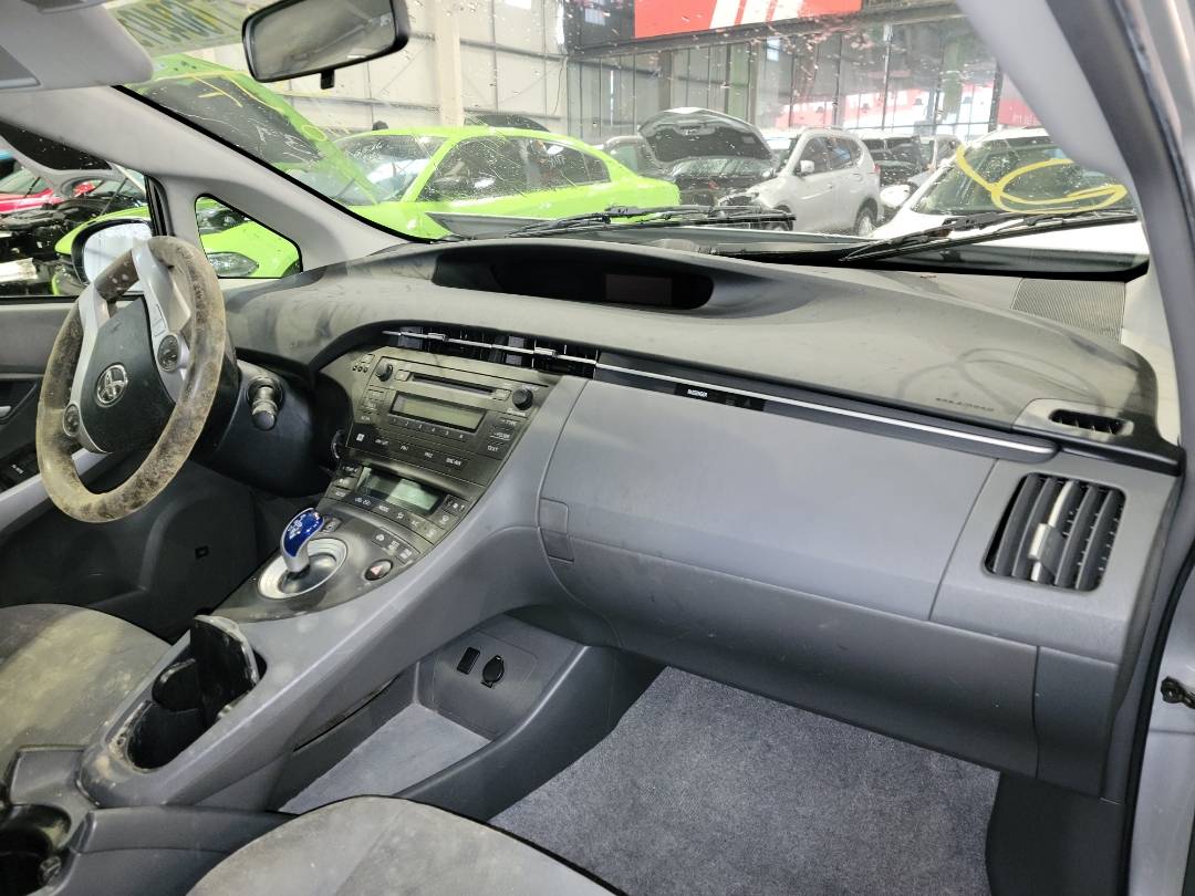2010 TOYOTA PRIUS — 160587 Miles — Lot 76049193 - Marhaba Auctions Used Cars - Image 5