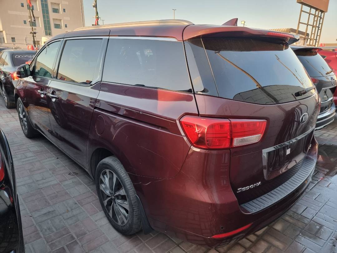 2015 KIA SEDONA — 195913 Miles — Lot 215487 — Souq - Marhaba Auctions Used Cars - Image 5