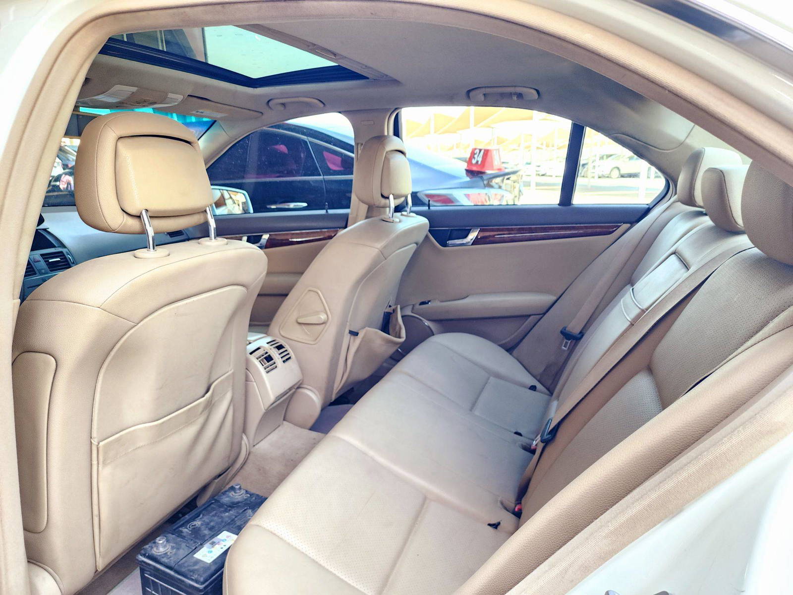 2010 MERCEDES BENZ C300 — 264987 KM — Lot 5AR088797 — Souq - Marhaba Auctions Used Cars - Image 6