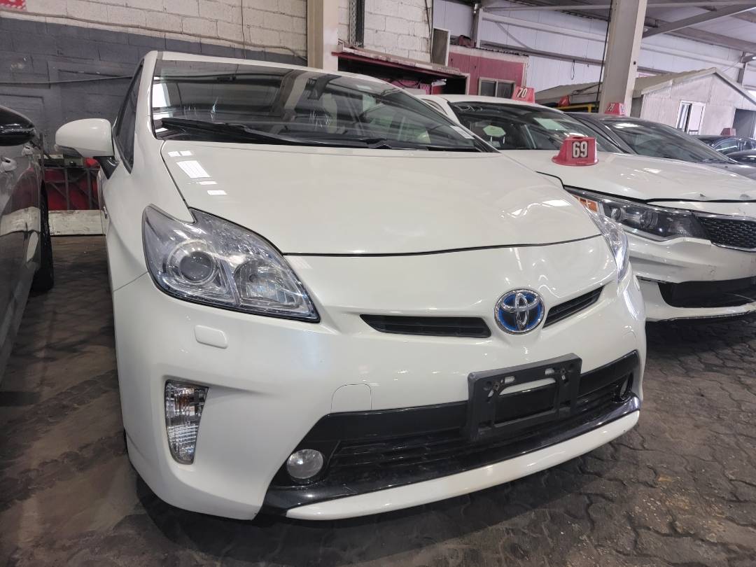 2015 TOYOTA PRIUS — 427915 Miles — Lot 427 915 — Main - Marhaba Auctions Used Cars - Image 5