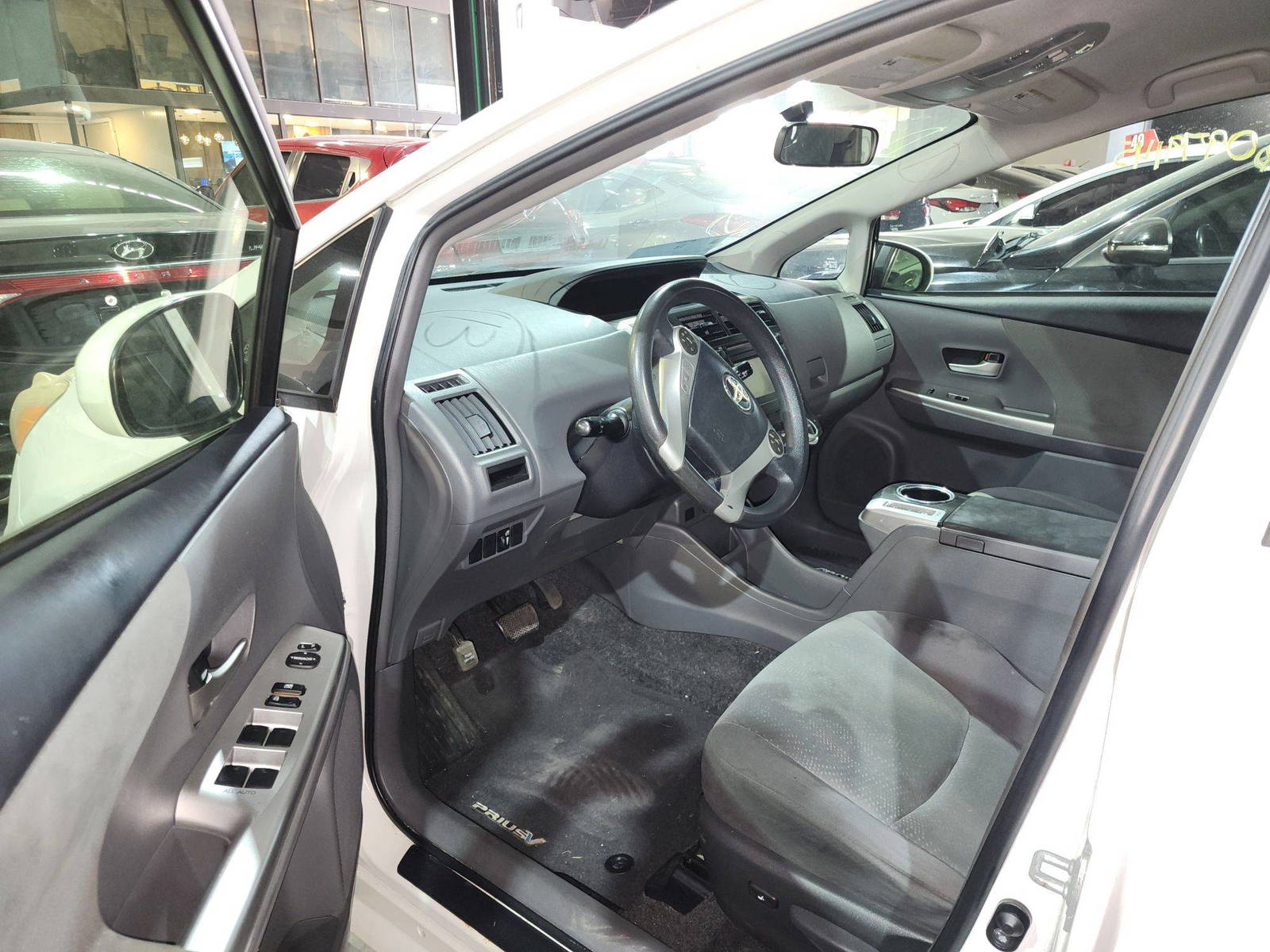 2012 TOYOTA PRIUS V — 183023 Miles — Lot 60979145 — Al Quoz - Marhaba Auctions Used Cars - Image 9