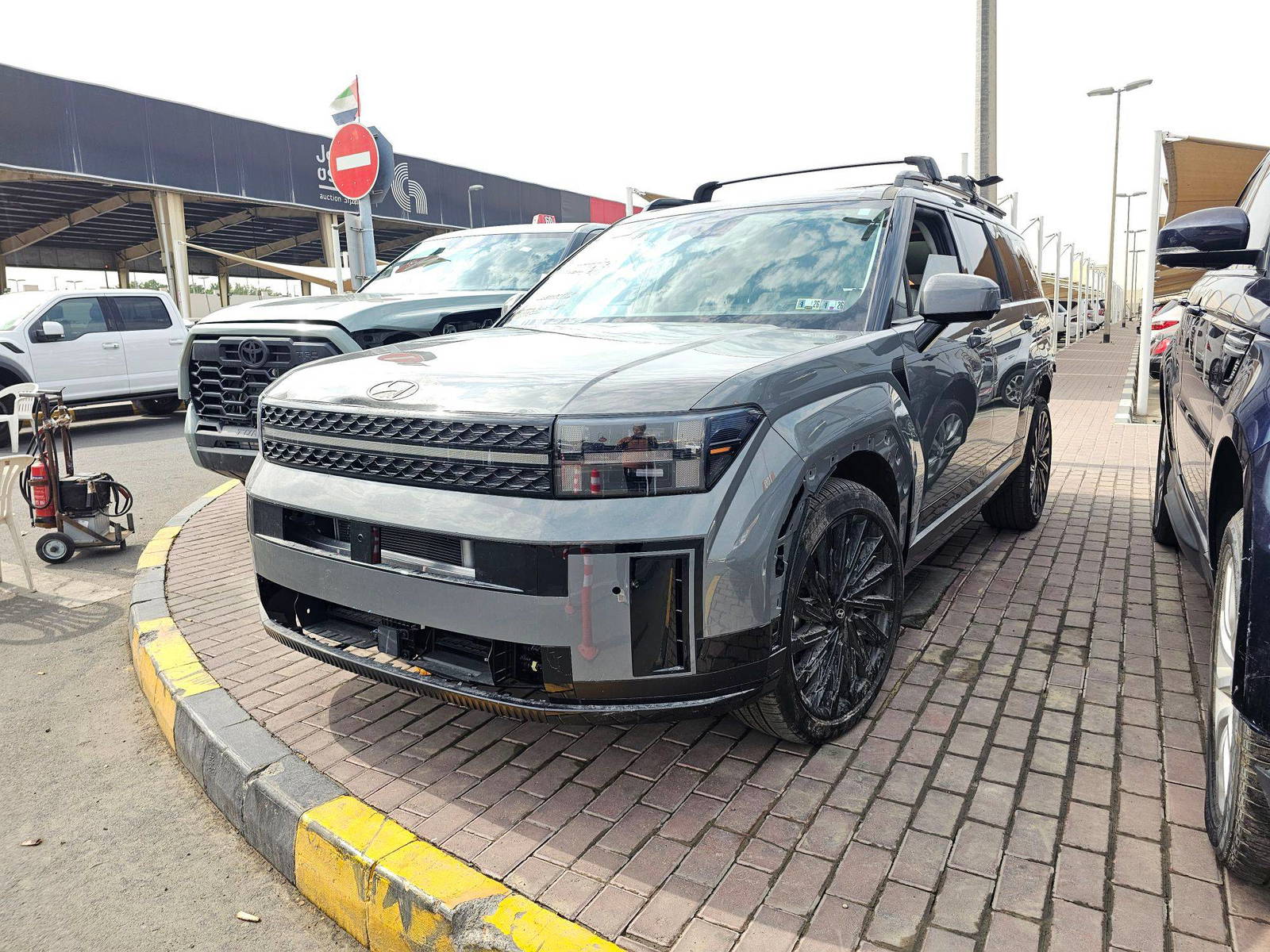 HYUNDAI SANTA FE 2025 - Marhaba Auction Used Cars - Image 4