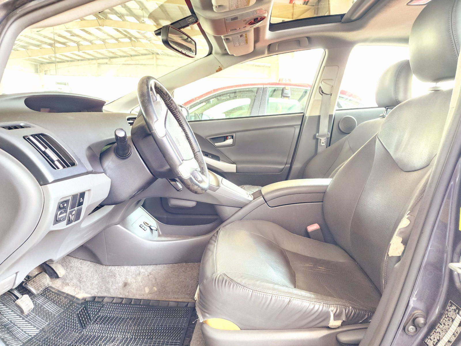 2010 TOYOTA PRIUS — 250221 Miles — Lot 150600 — Souq - Marhaba Auctions Used Cars - Image 9
