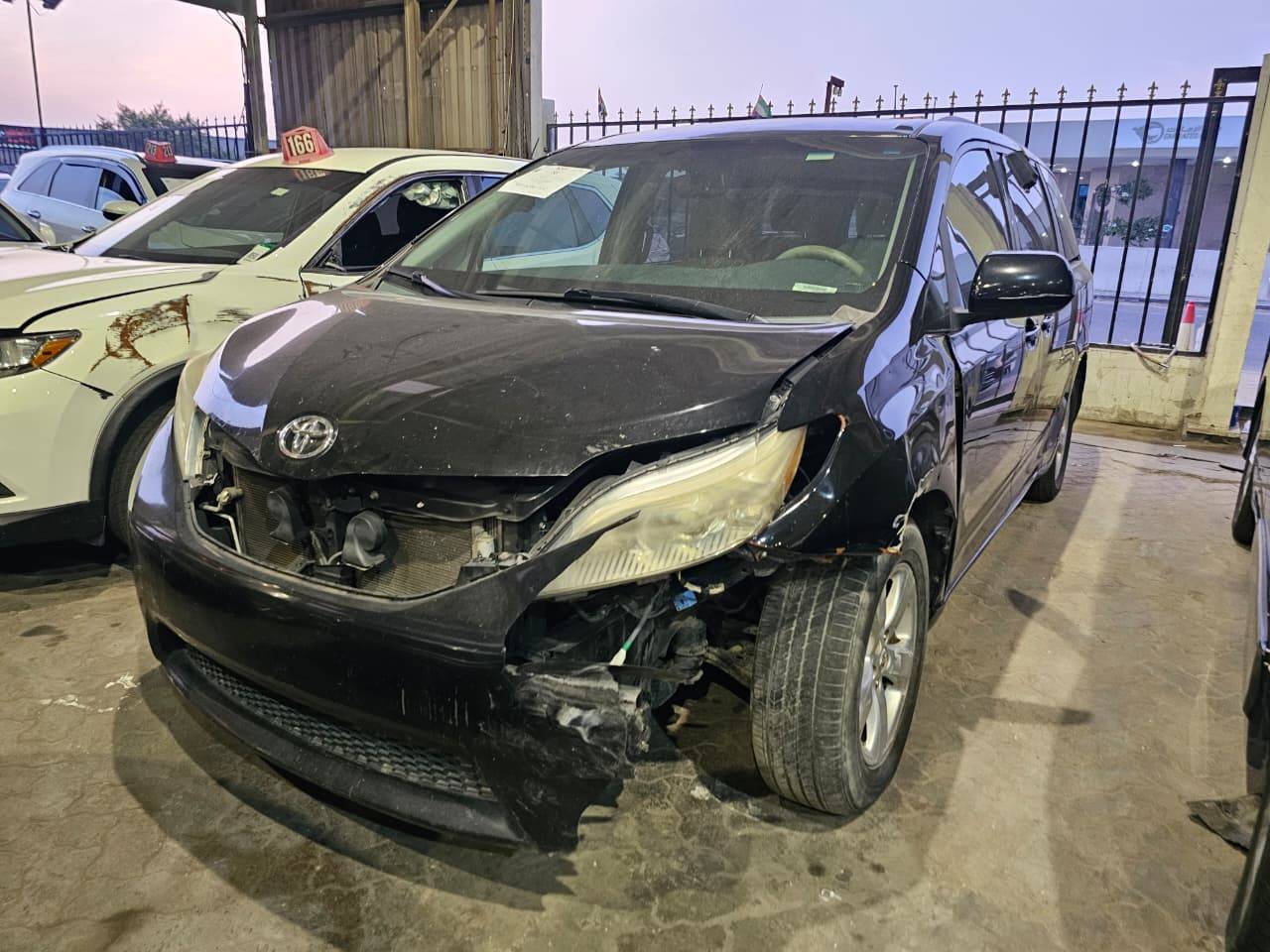 TOYOTA SIENNA 2013 view 2