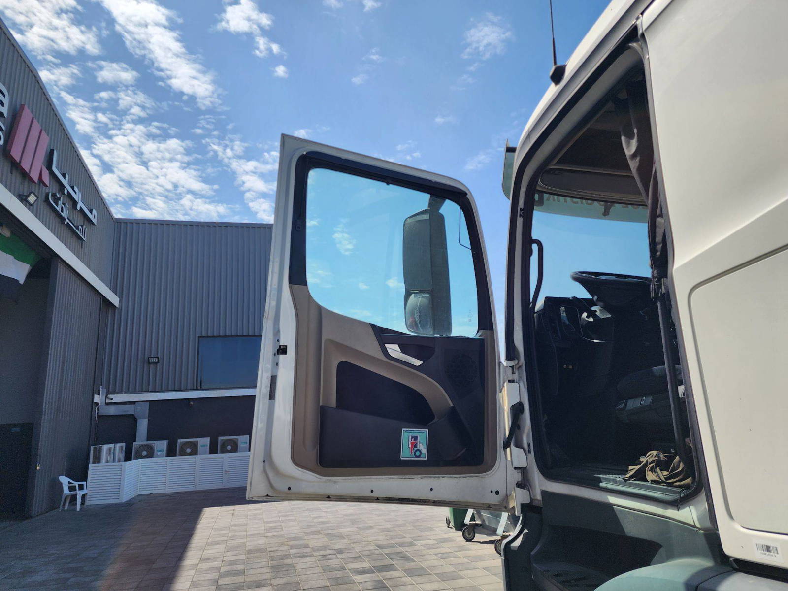 2018 MERCEDES BENZ ACTROS 1840 — 871560 KM — Lot 36285 — Al Quoz - Marhaba Auctions Used Cars - Image 6