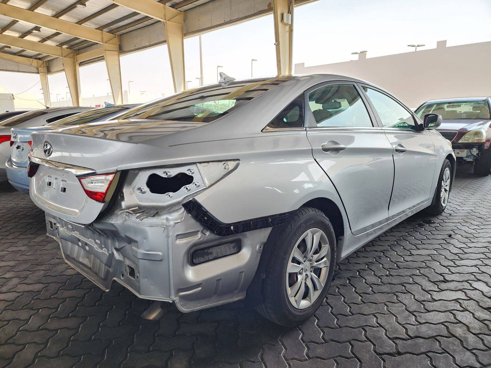 2011 HYUNDAI SONATA — 171904 Miles — Lot 50886704 — Souq - Marhaba Auctions Used Cars - Image 5