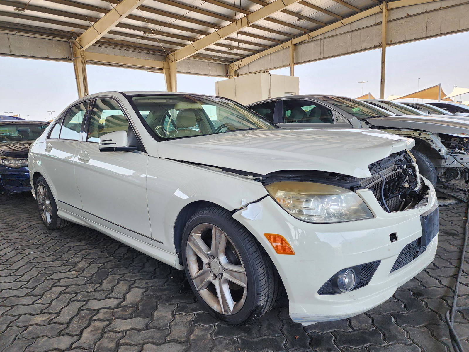 2010 MERCEDES BENZ C300 — 167024 Miles — Lot 47634884 — Souq - Marhaba Auctions Used Cars - Image 4