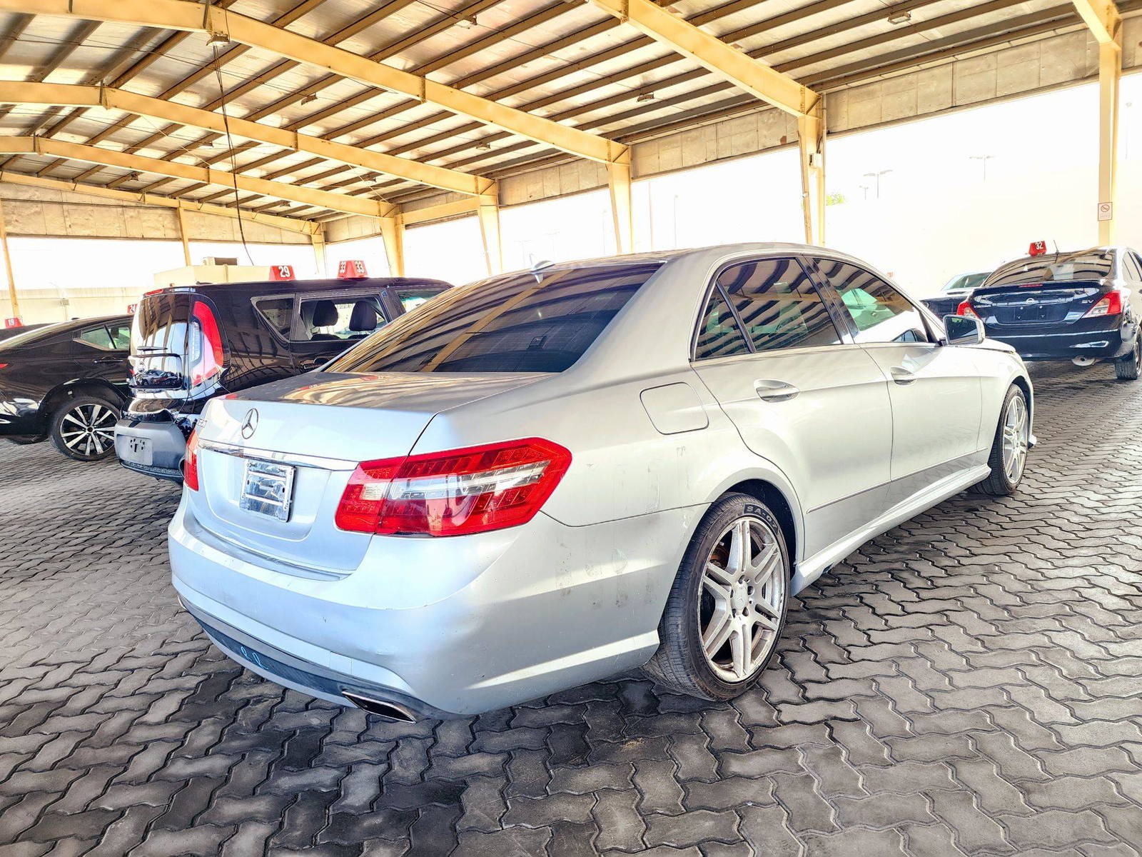 2010 MERCEDES BENZ E 350 — 149967 Miles — Lot 125487 — Souq - Marhaba Auctions Used Cars - Image 3