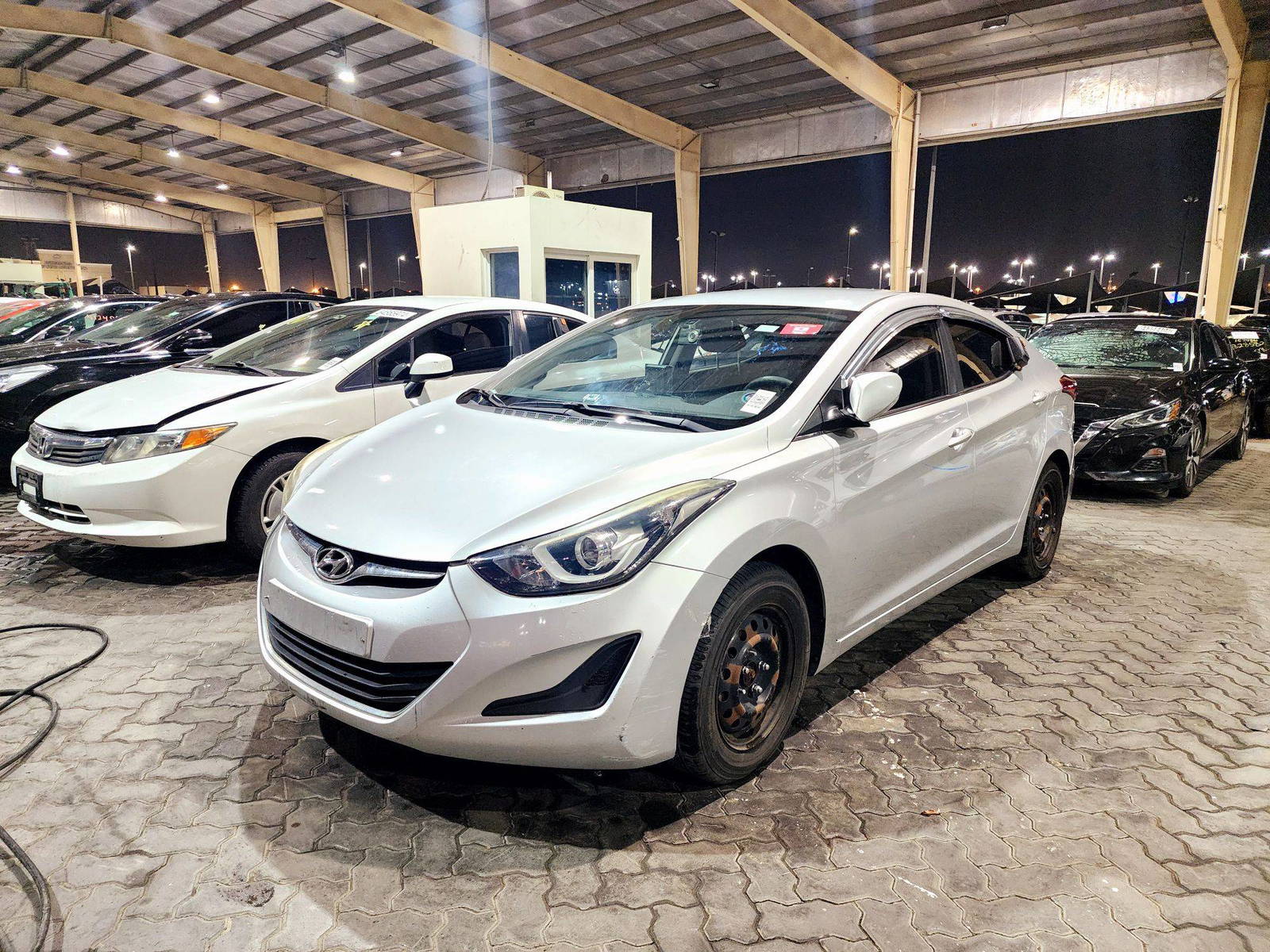 2014 HYUNDAI AVANTE — 96574 KM — Lot 048630 — Souq - Marhaba Auctions Used Cars - Image 5