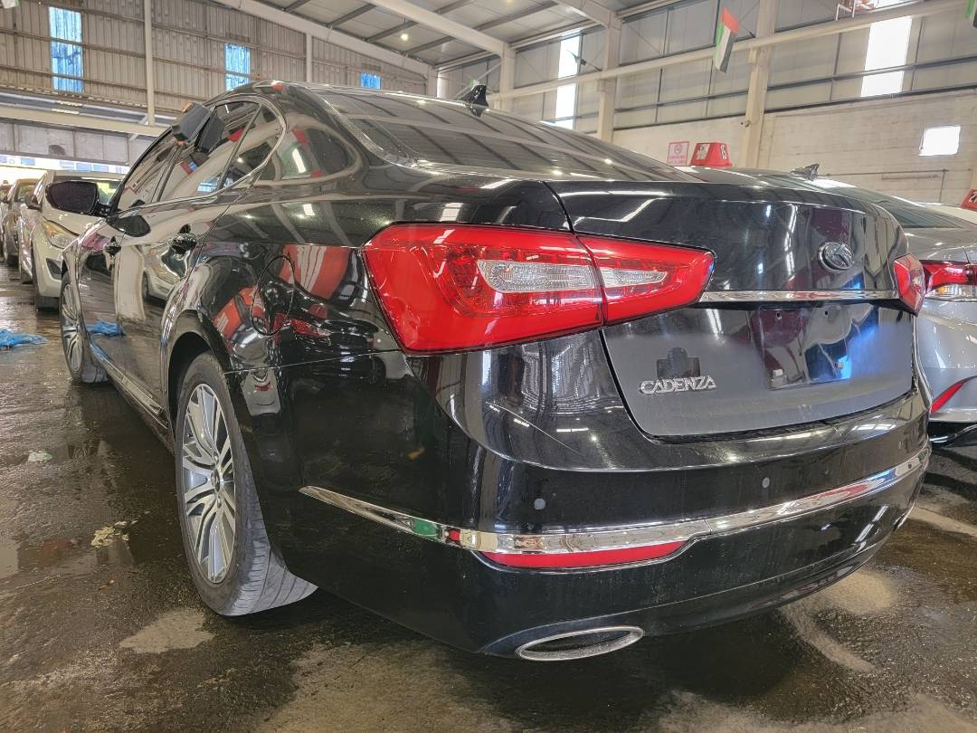 2014 KIA CADENZA — 211079 Miles — Lot 39634272 — Ind. 12 - Marhaba Auctions Used Cars - Image 5