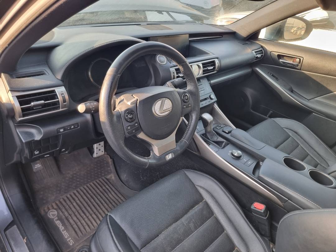 2015 LEXUS IS 250 — 150382 Miles — Lot 016952 — Ind. 12 - Marhaba Auctions Used Cars - Image 7