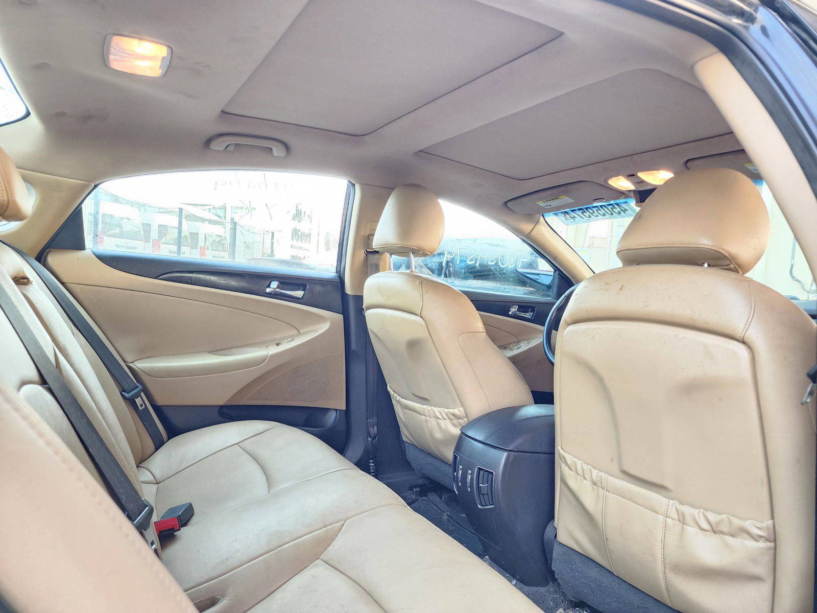 2013 HYUNDAI SONATA — 140430 Miles — Lot 45059574 — Souq - Marhaba Auctions Used Cars - Image 4