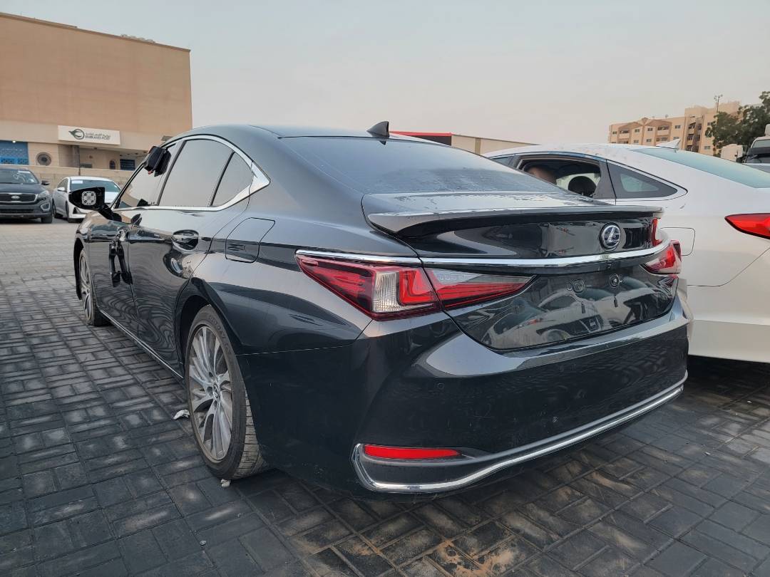 2021 LEXUS ES 300H — 92338 Miles — Lot 013095 — Main - Marhaba Auctions Used Cars - Image 3