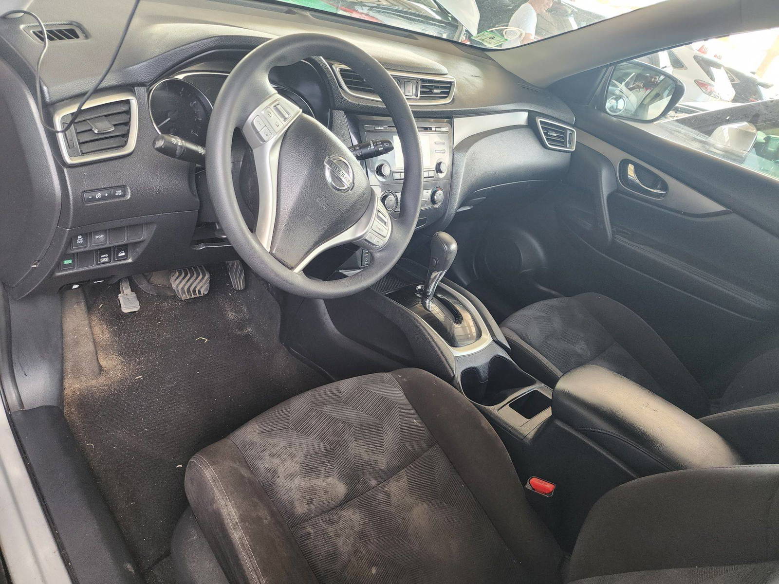 2015 NISSAN ROGUE — 125721 Miles — Lot 55995183 - Marhaba Auctions Used Cars - Image 4