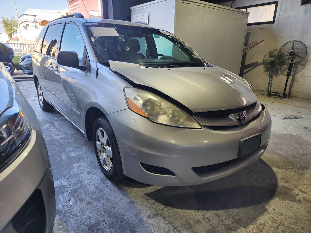 TOYOTA SIENNA