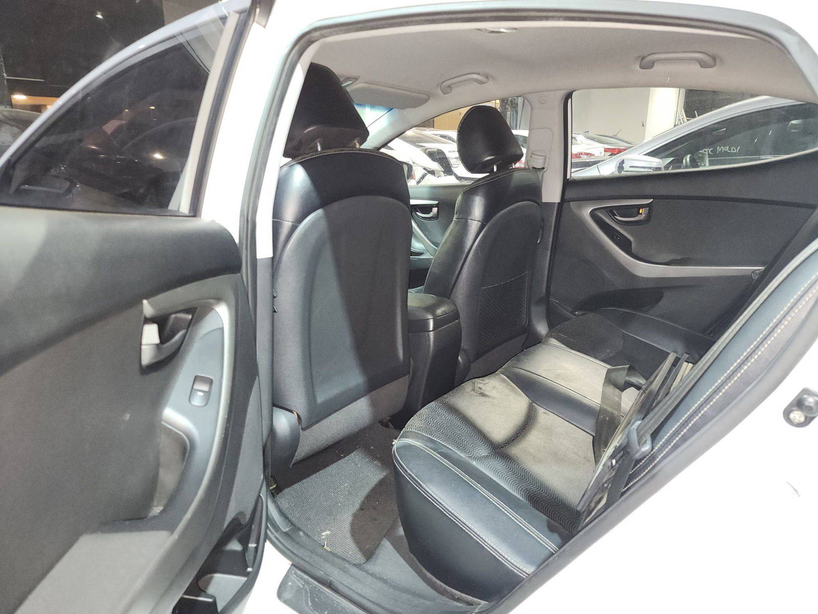 2011 HYUNDAI AVANTE — 155840 KM — Lot 125478 — Main - Marhaba Auctions Used Cars - Image 7