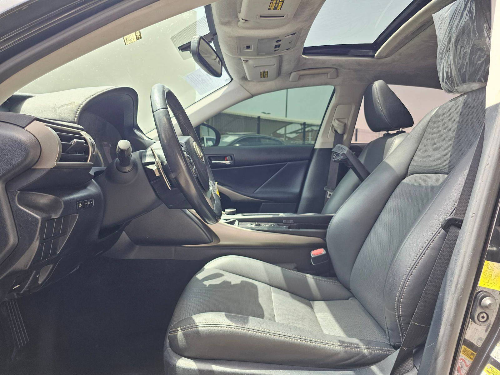 2014 LEXUS IS 250 — 127567 Miles — Lot XE5009449 — Souq - Marhaba Auctions Used Cars - Image 9