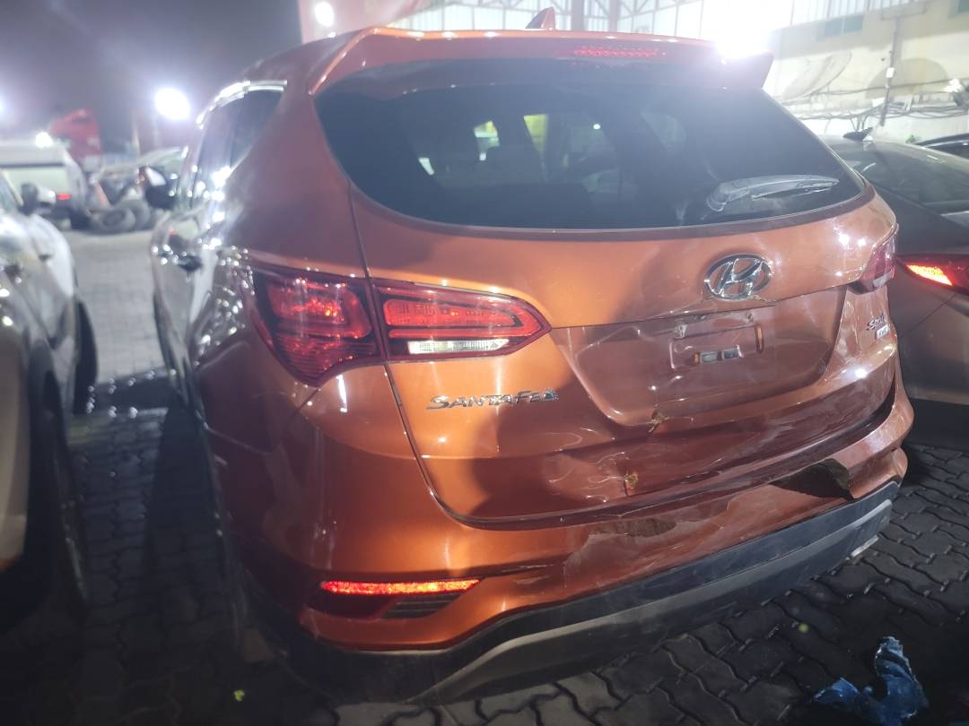 2017 HYUNDAI SANTA FE — 160193 Miles — Lot 82929284 — Main - Marhaba Auctions Used Cars - Image 5