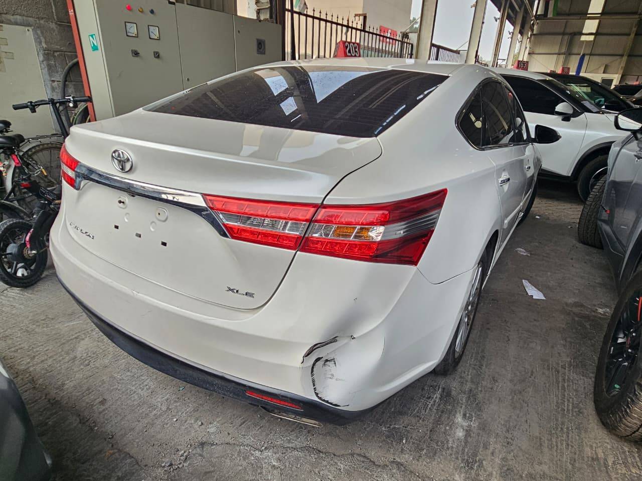 2013 TOYOTA AVALON — 187320 Miles — Lot U070667 — Main - Marhaba Auctions Used Cars - Image 6