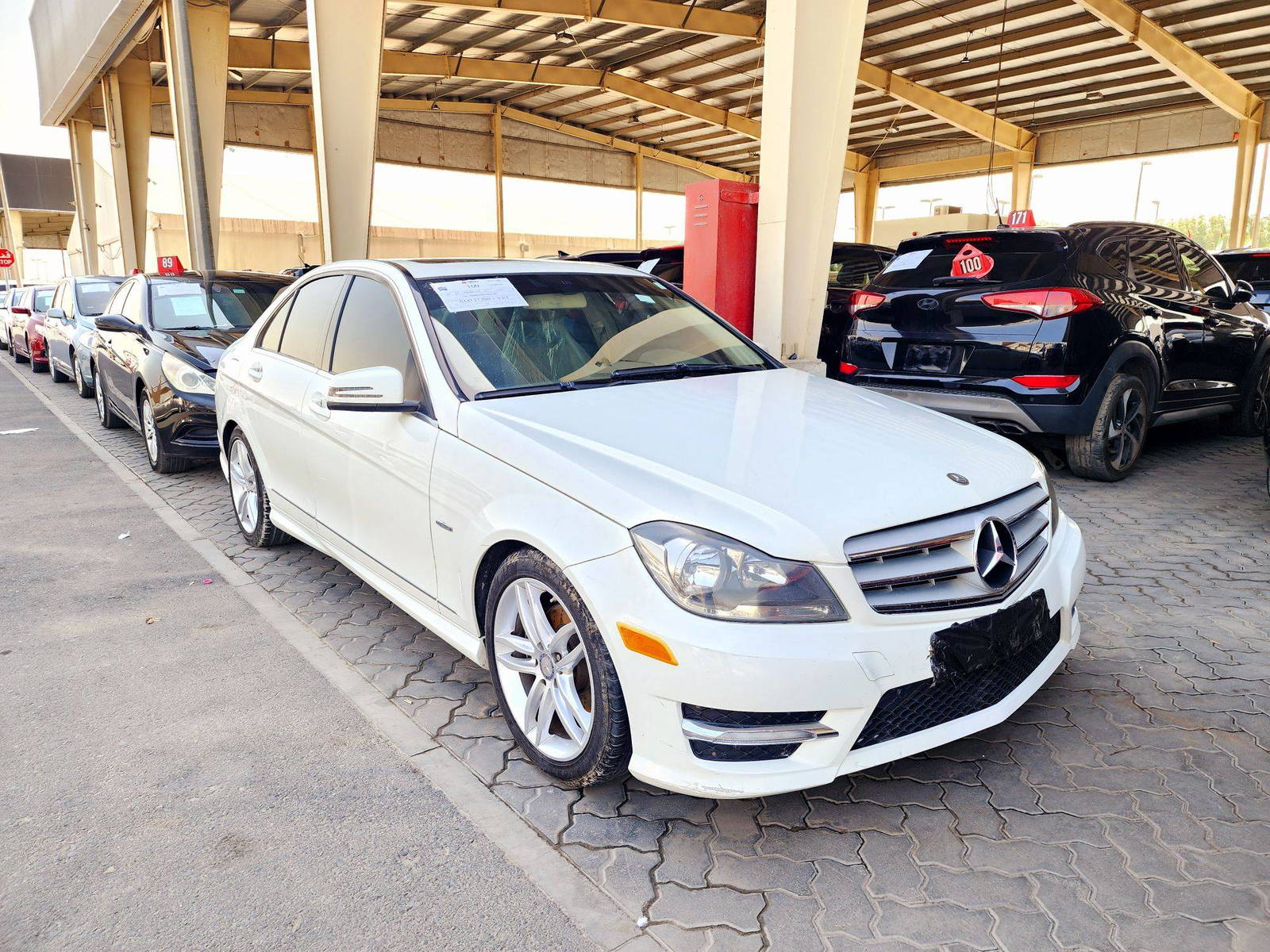 2012 MERCEDES BENZ C-250 — 136802 KM — Lot 1CR223180 — Souq - Marhaba Auctions Used Cars - Image 4