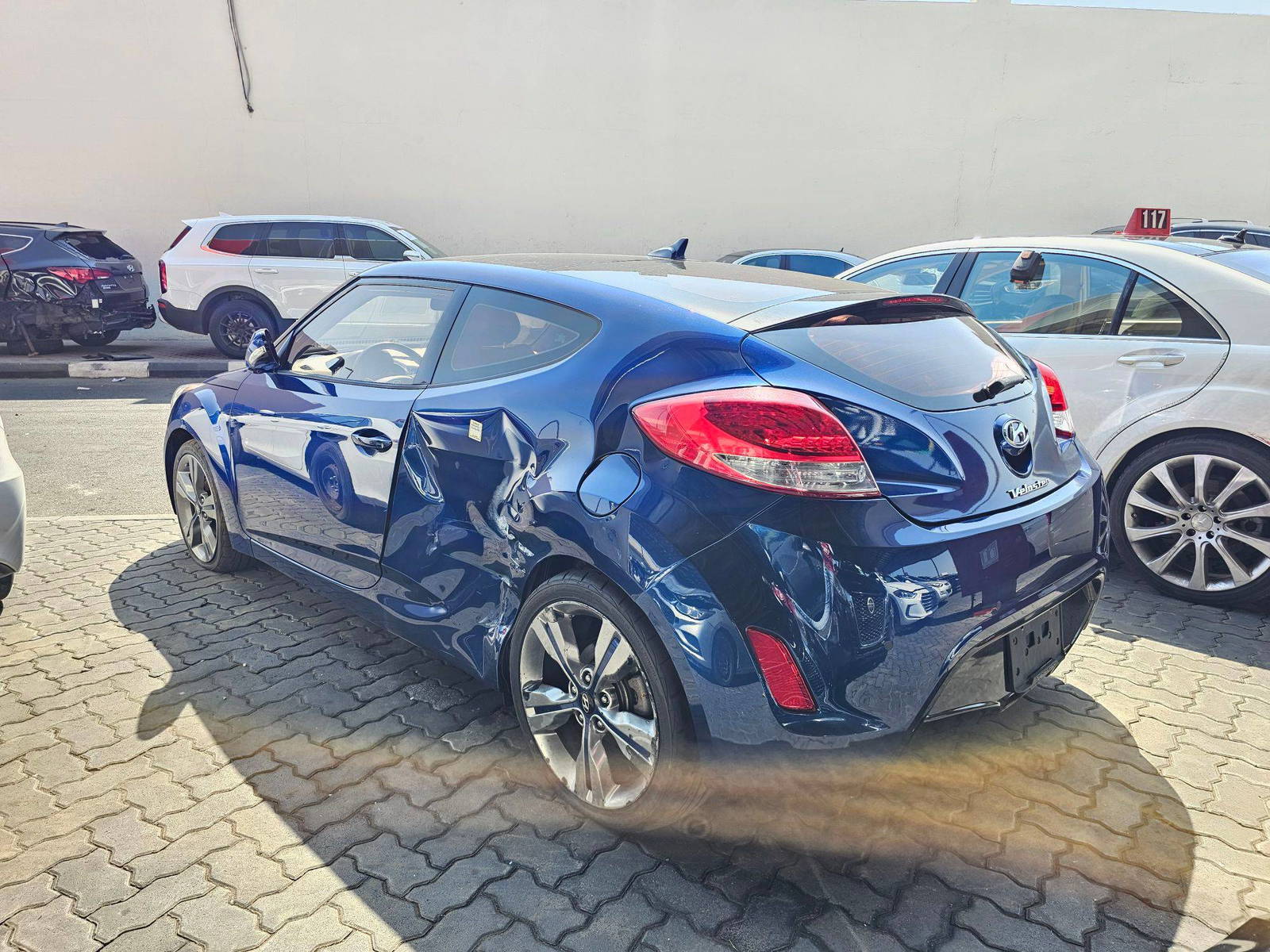 2016 HYUNDAI VELOSTER — 186011 KM — Lot 62865015 — Souq - Marhaba Auctions Used Cars - Image 4