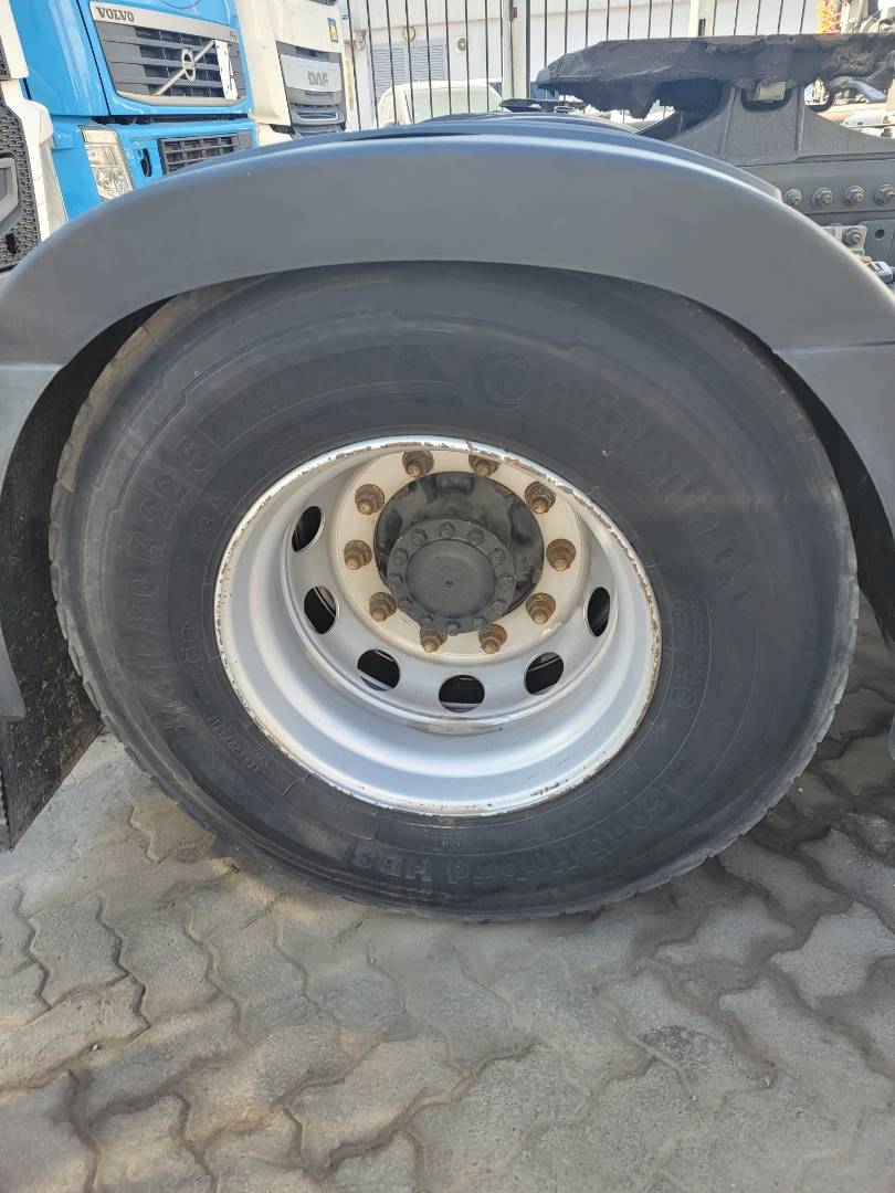2017 VOLVO FH-Series — 868215 KM — Lot B825144 — Main - Marhaba Auctions Used Cars - Image 10