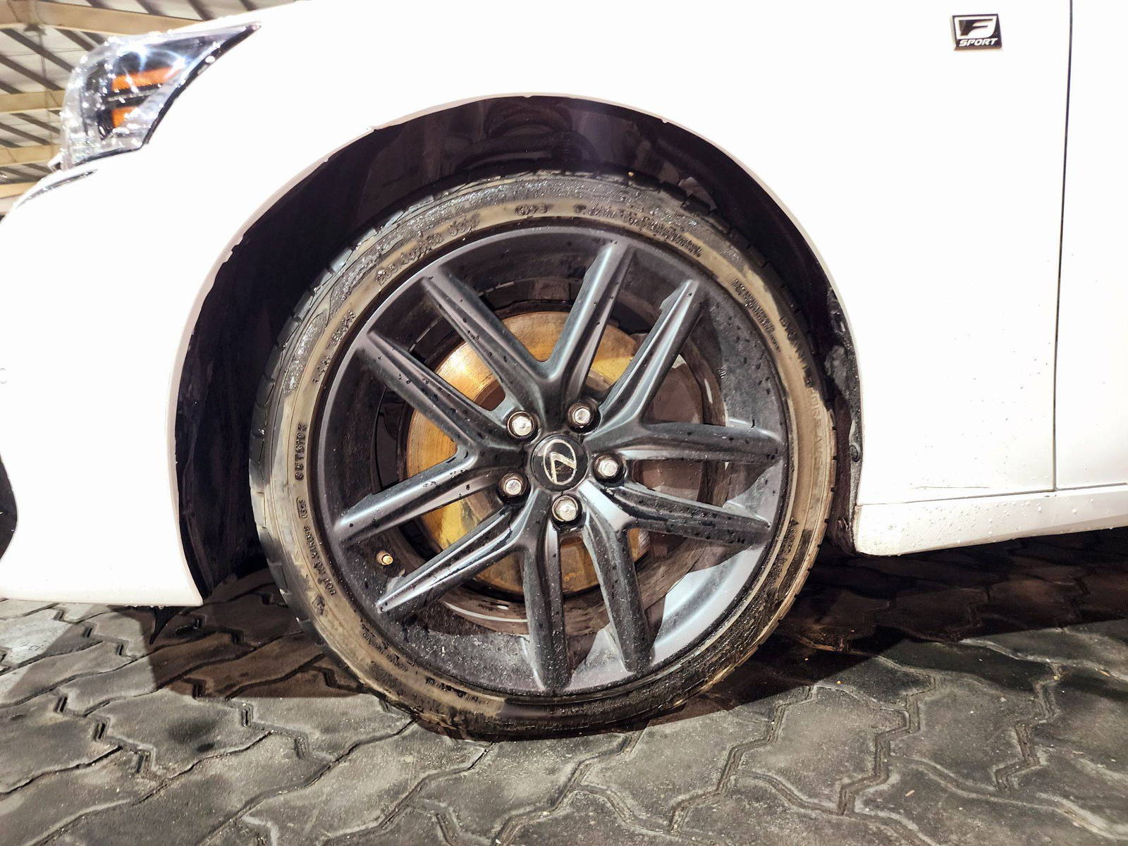 2018 LEXUS IS 300 — 135132 KM — Lot D27J5065017 — Souq - Marhaba Auctions Used Cars - Image 11