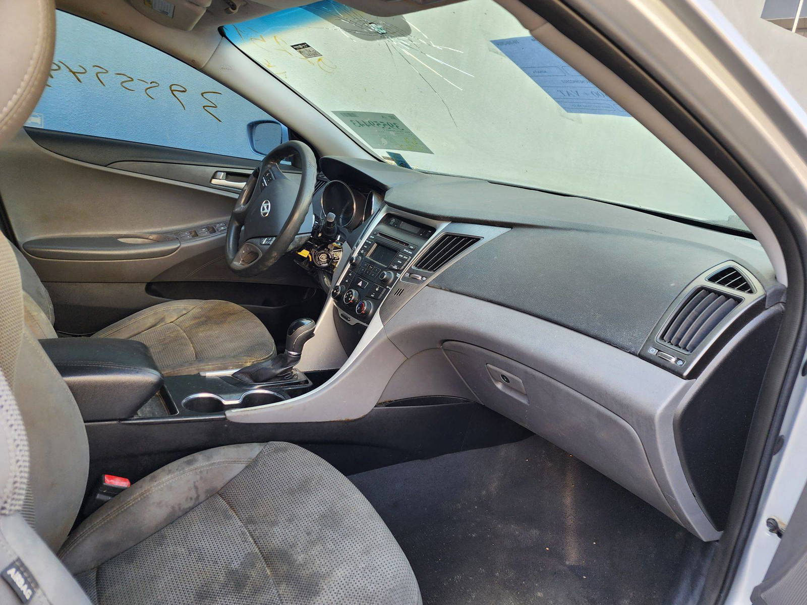 2014 HYUNDAI SONATA — 226663 Miles — Lot 22511 — Al Quoz - Marhaba Auctions Used Cars - Image 8