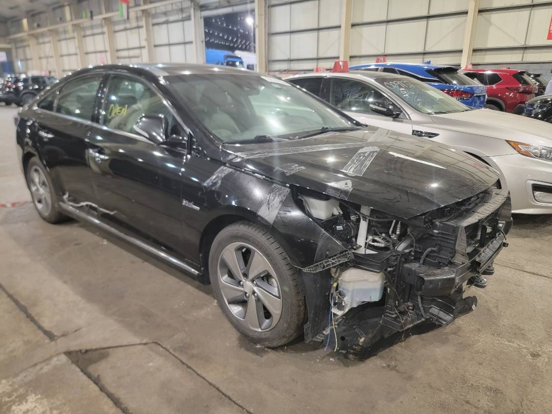 2017 HYUNDAI SONATA — 168580 Miles — Lot 58528654 — Souq - Marhaba Auctions Used Cars - Image 4